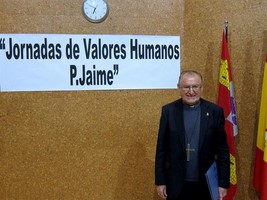Mons. Nicolás Castellanos: "En un mundo de valores no se es por lo que se posee, sino por lo que se hace"