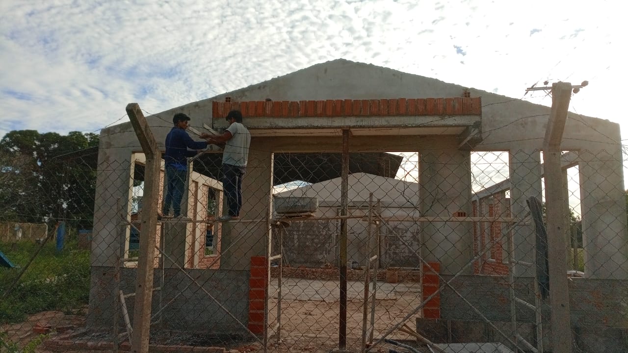 La construcción de la capilla en la comunidad Las Maras en la provincia de Warnes avanza y comienza a tomar forma 
