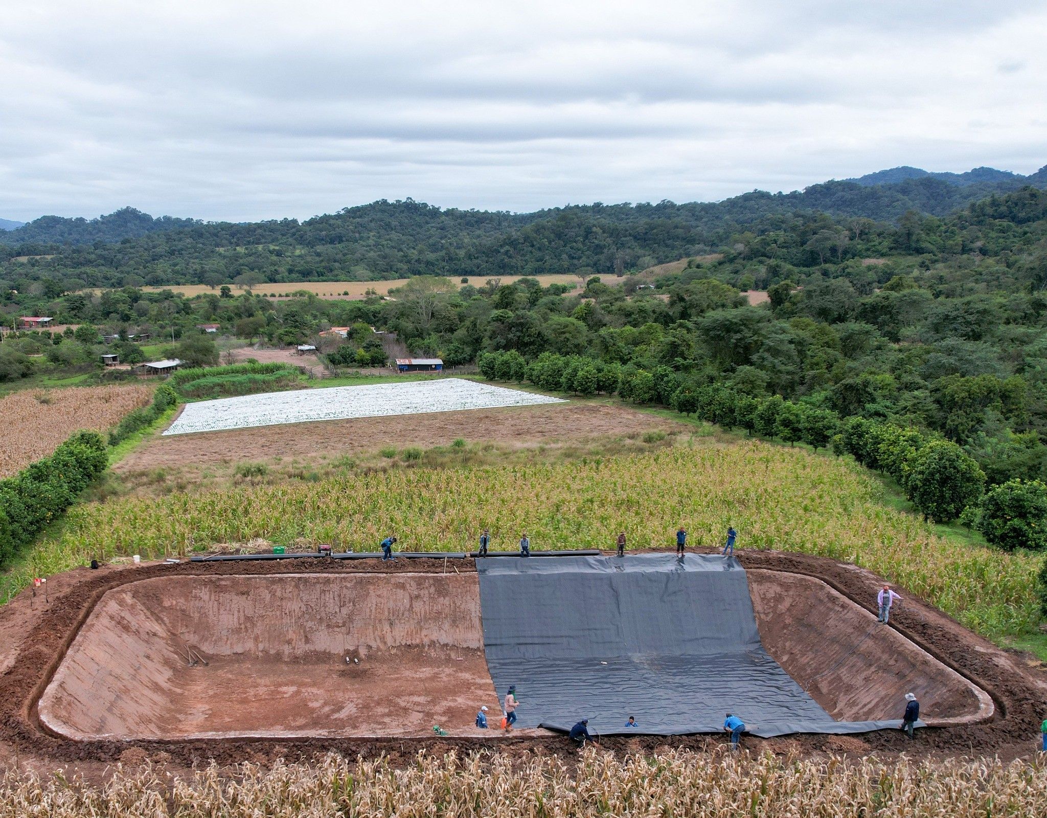 Construcción de un reservorio de agua en la Comunidad de Cañitas en el municipio de Caraparí en Tarija (Bolivia)