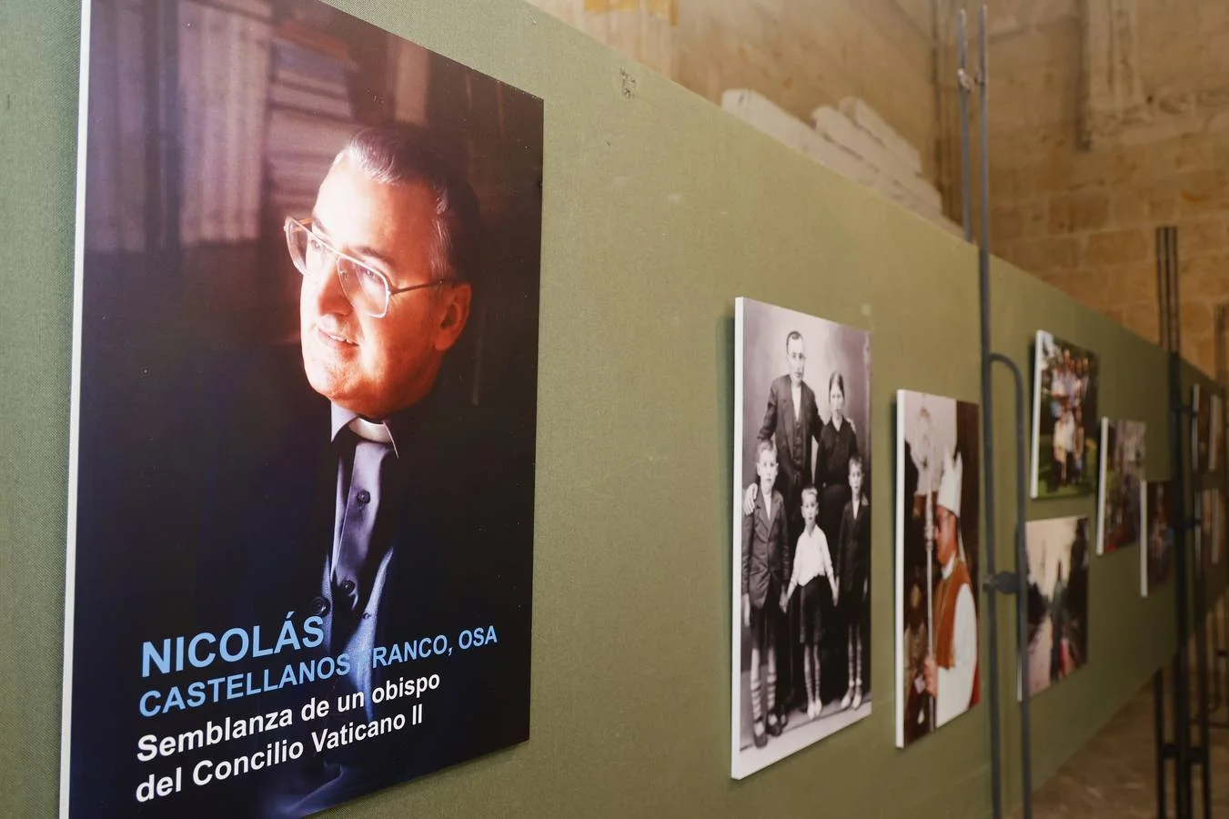 Inaugurada la exposición fotográfica, “Nicolás Castellanos Franco, OSA: Pequeños Relatos Liberadores”