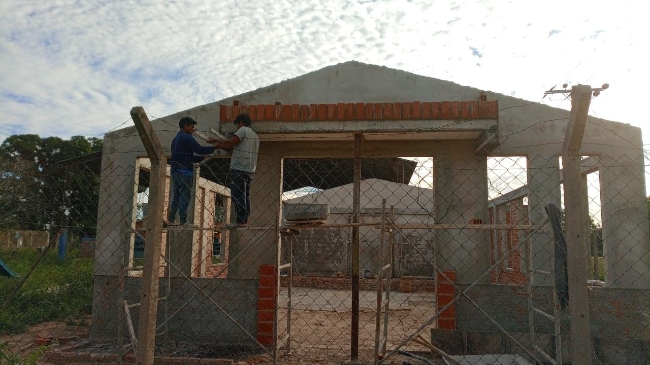 La construcción de la capilla en la comunidad Las Maras en la provincia de Warnes avanza y comienza a tomar forma